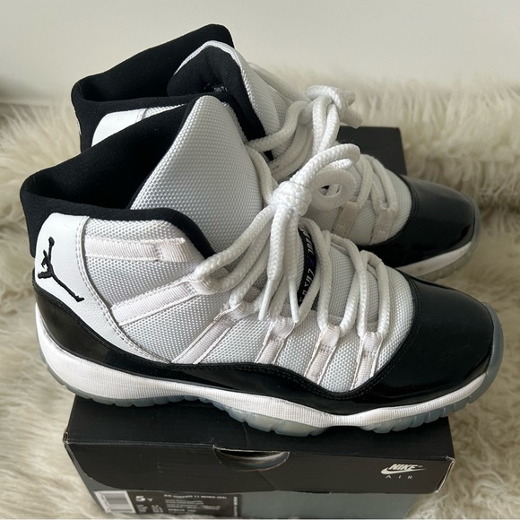 Jordan 11’s - Concord - Picture 3 of 6
